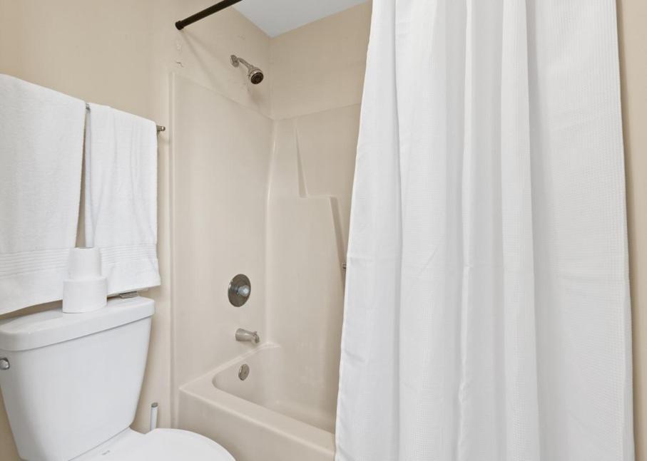 Bright And Cozy 1-Br Condo, Wifi 威尔明顿 外观 照片